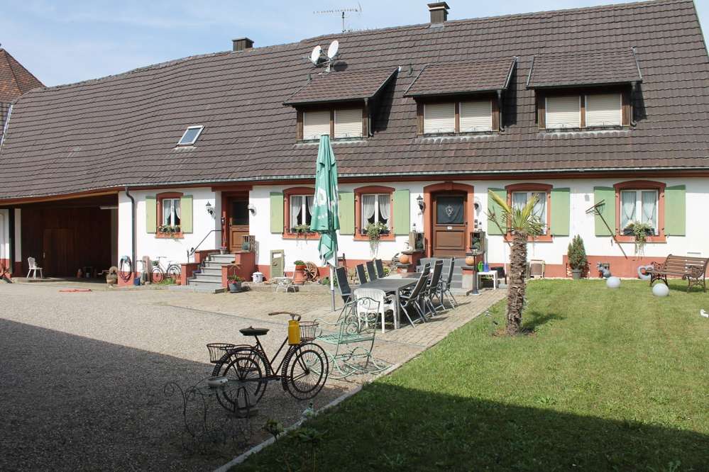 Thumbnail-Haus zum Kaufen in Ballrechten-Dottingen 499.000,00 € 246 m²