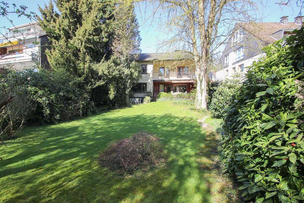 Thumbnail-Haus zum Kaufen in Düsseldorf Unterbach 648.000,00 € 160 m²