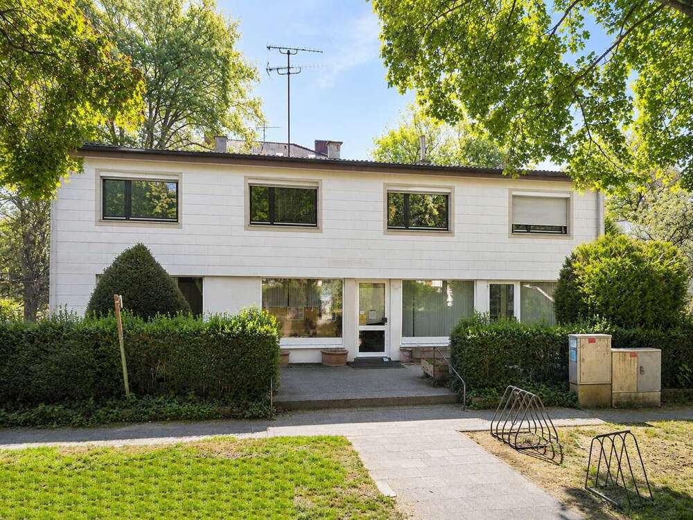 Thumbnail-Haus zum Kaufen in München 3.900.000,00 € 244.3 m²