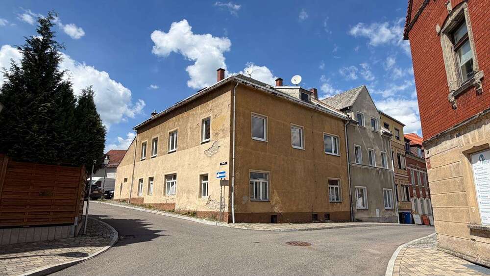 Thumbnail-Haus zum Kaufen in Großschirma Siebenlehn 69.000,00 € 315 m²