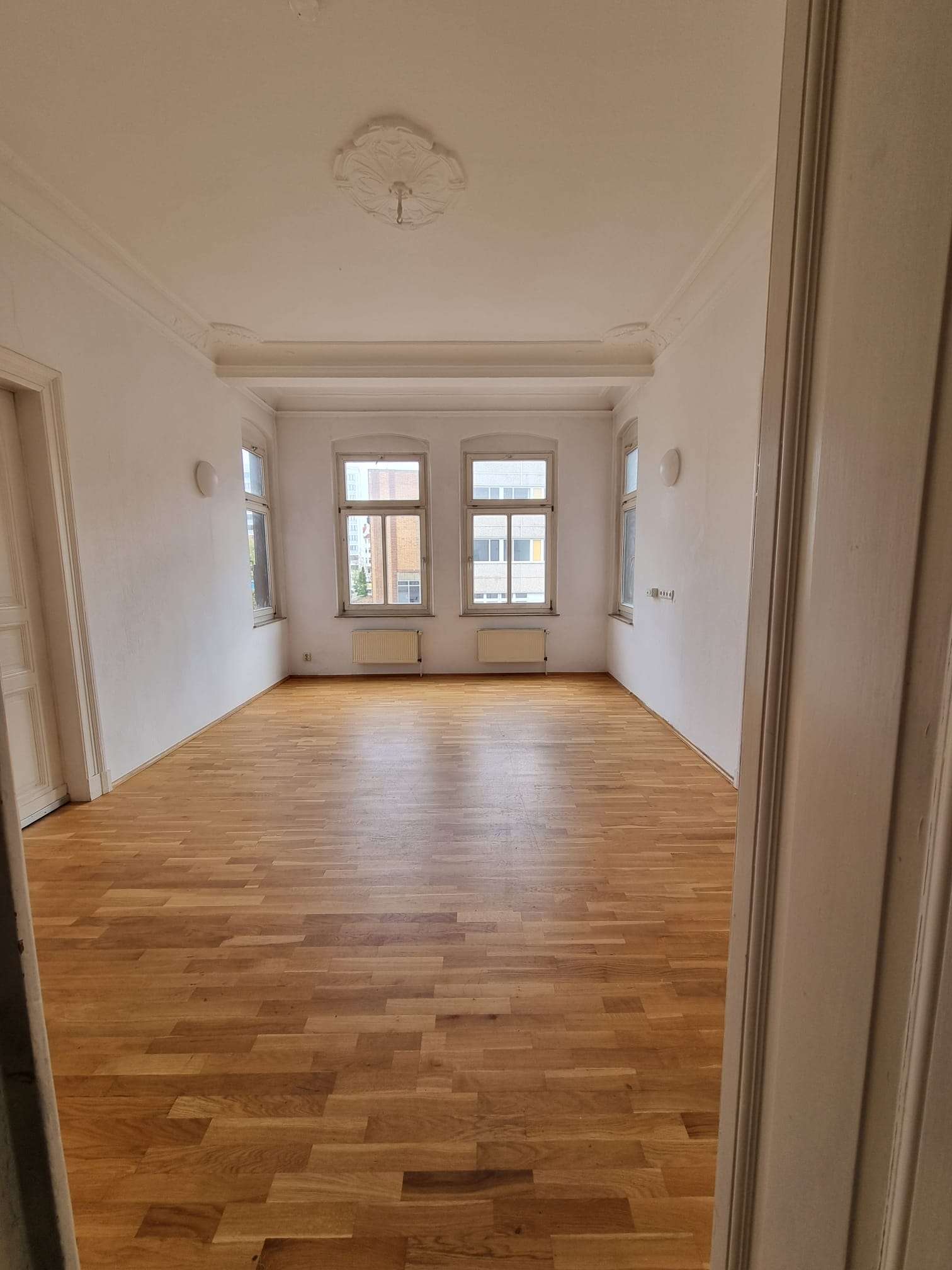 Thumbnail-Wohnung zum Mieten in Halle (Saale) 1.400,00 € 170 m²