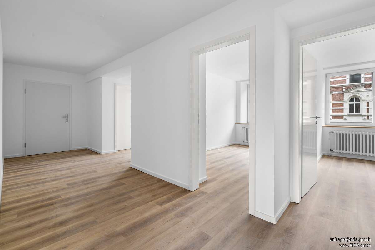 Thumbnail-Wohnung zum Mieten in Düsseldorf-Bilk 1.990,00 € 99 m²