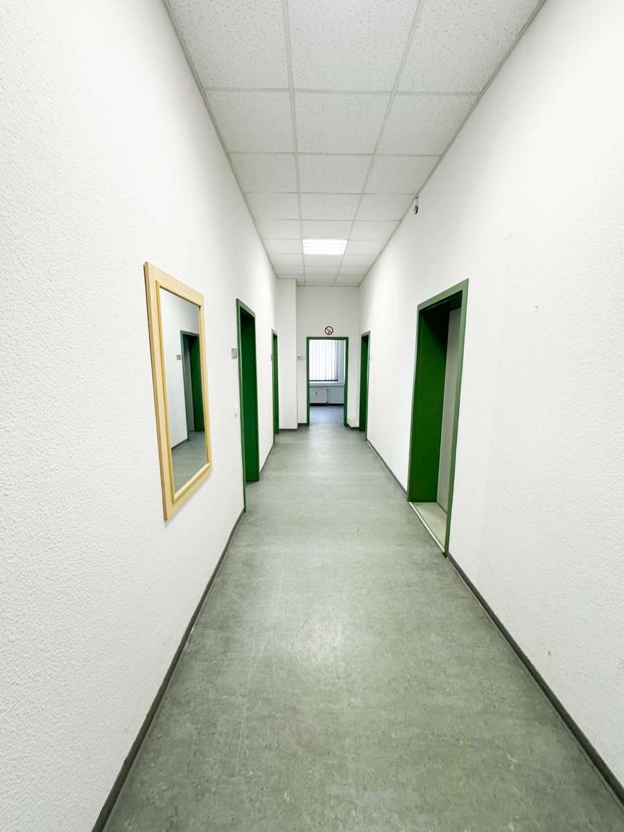 Thumbnail-Büro in Chemnitz Siegmar 864,00 € 180 m²