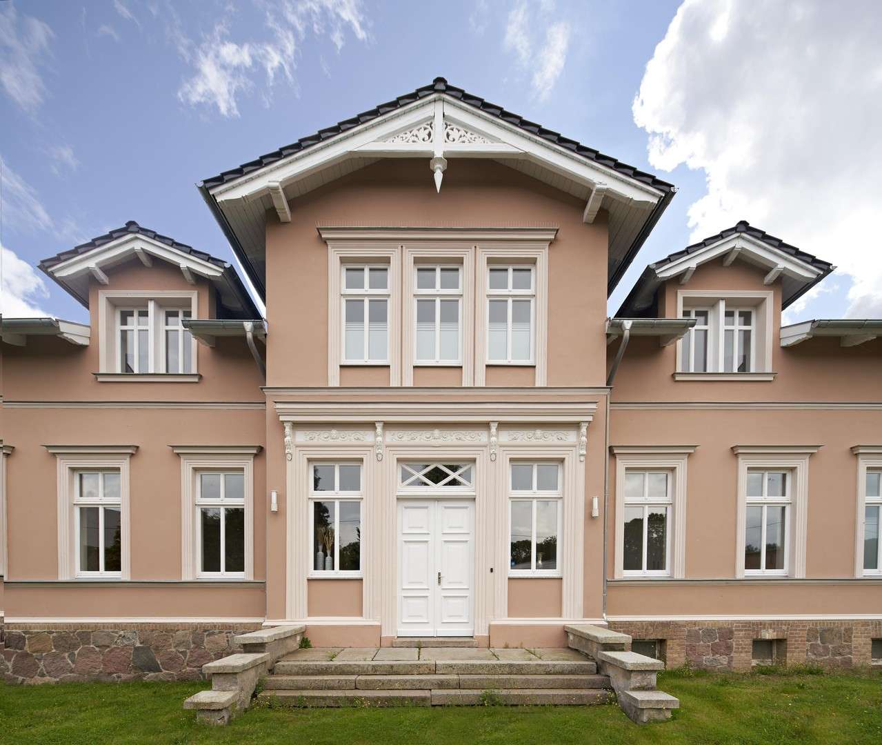 Thumbnail-Haus zum Kaufen in Gützkow 1.595.000,00 € 624 m²
