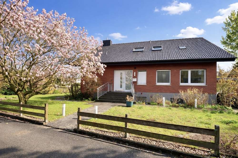 Thumbnail-Haus zum Kaufen in Detmold 525.000,00 € 219.9 m²