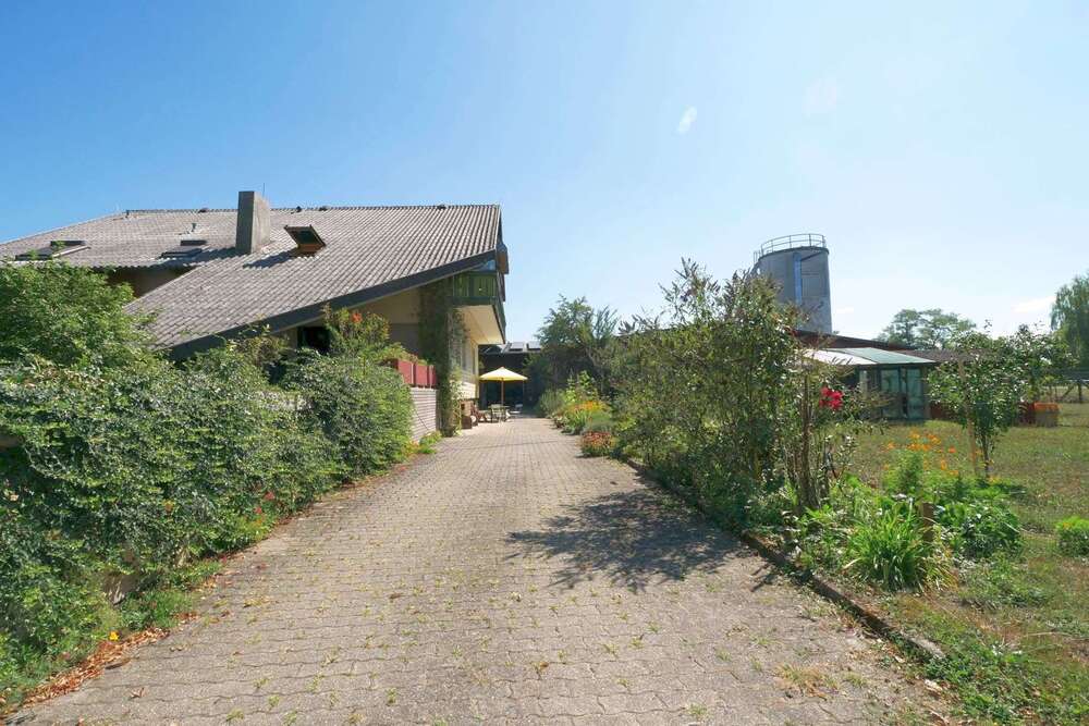 Thumbnail-Haus zum Kaufen in Neuried 1.490.000,00 € 260 m²