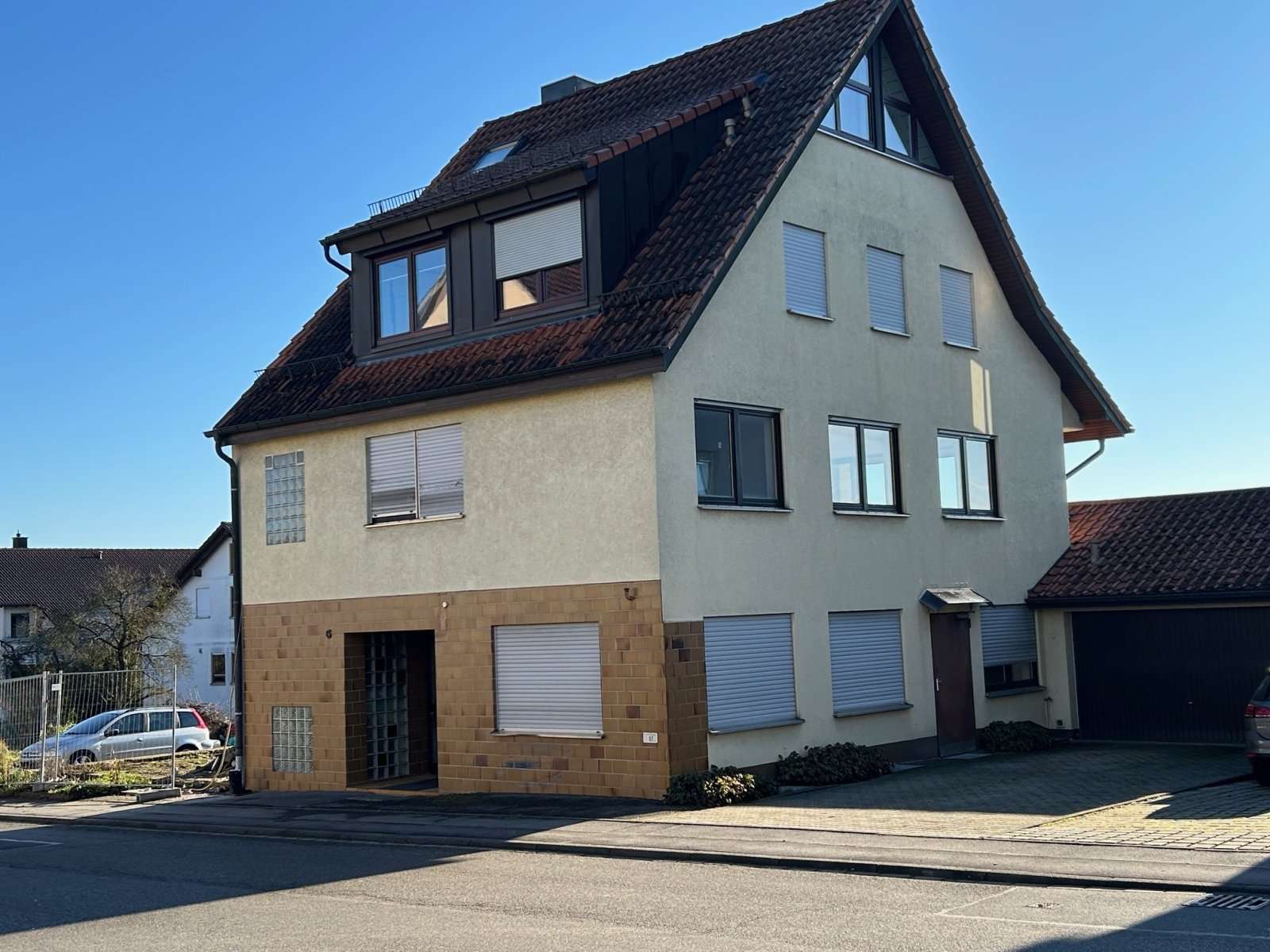 Thumbnail-Haus zum Kaufen in Herrenberg 448.000,00 € 220 m²