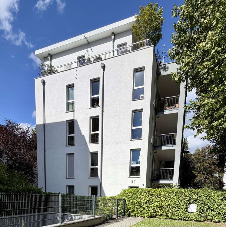 Thumbnail-Wohnung zum Mieten in Frankfurt 2.200,00 € 95 m²