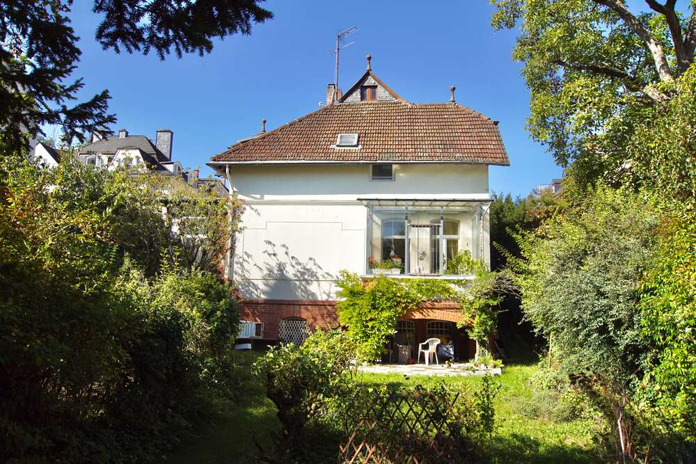 Thumbnail-Haus zum Kaufen in Wiesbaden 880.000,00 € 184 m²