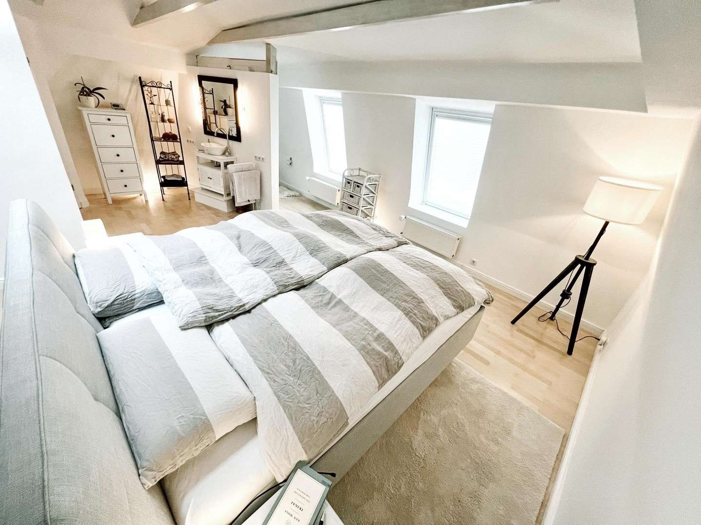 Thumbnail-Haus zum Mieten in Hamburg 3.620,00 € 240 m²