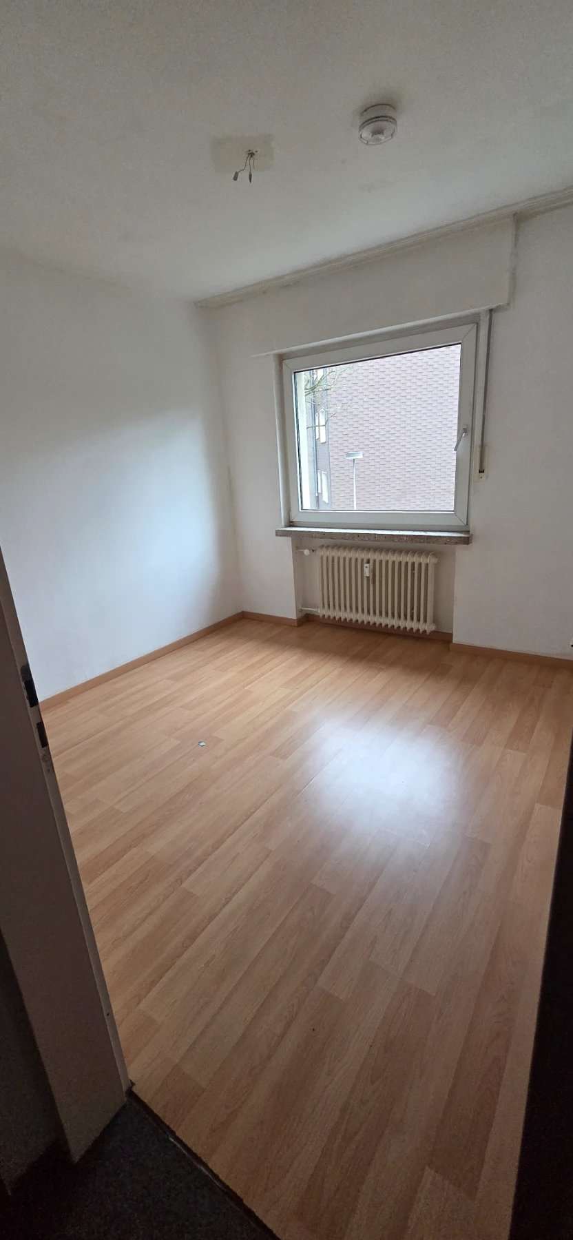 Thumbnail-Wohnung zum Mieten in Duisburg 300,00 € 48 m²