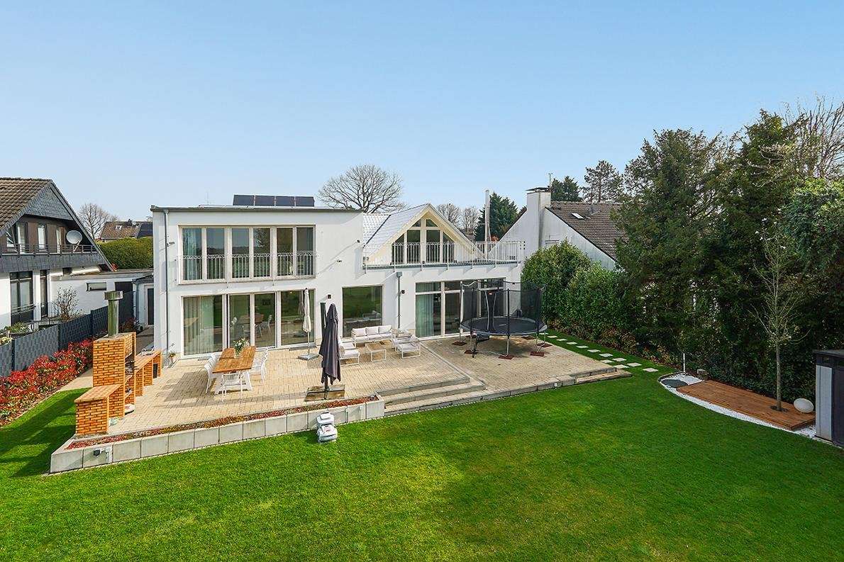 Thumbnail-Haus zum Kaufen in Düsseldorf 2.990.000,00 € 485.31 m²