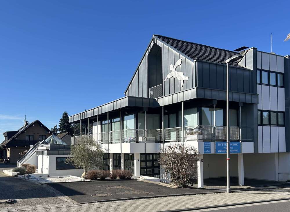 Thumbnail-Wohnung zum Mieten in Hennef 1.900,00 € 154 m²