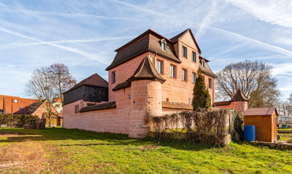 Thumbnail-Haus zum Kaufen in Nürnberg 545.000,00 € 362 m²