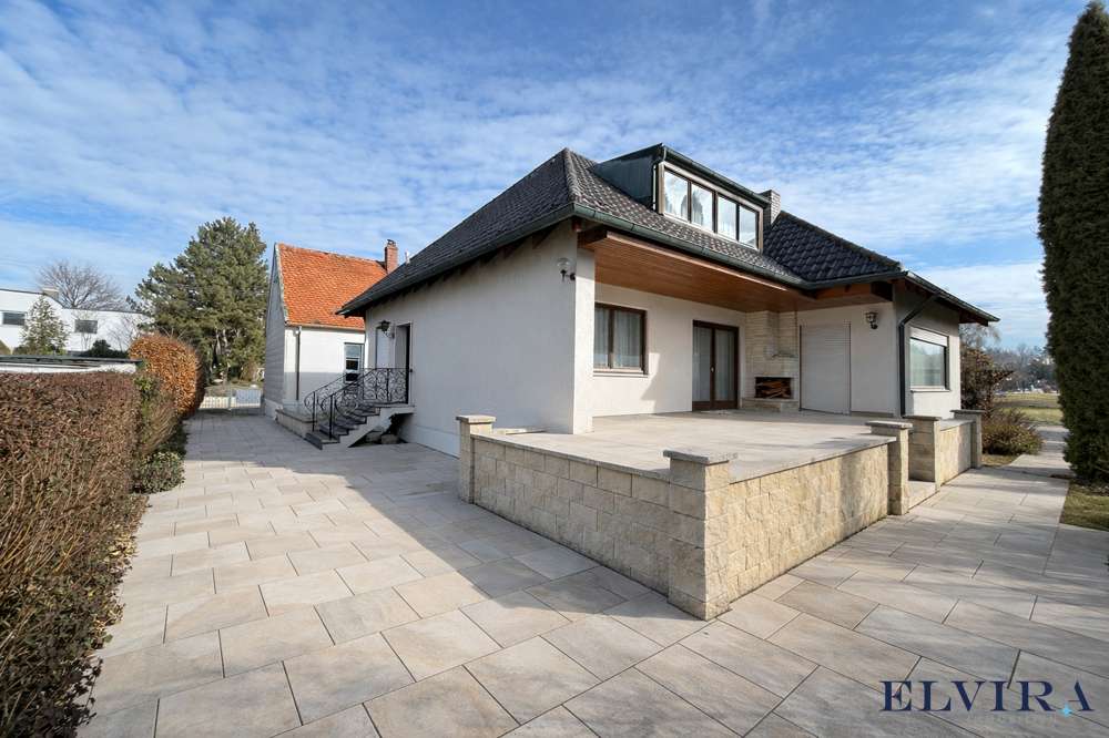 Thumbnail-Haus zum Kaufen in München 1.250.000,00 € 230 m²