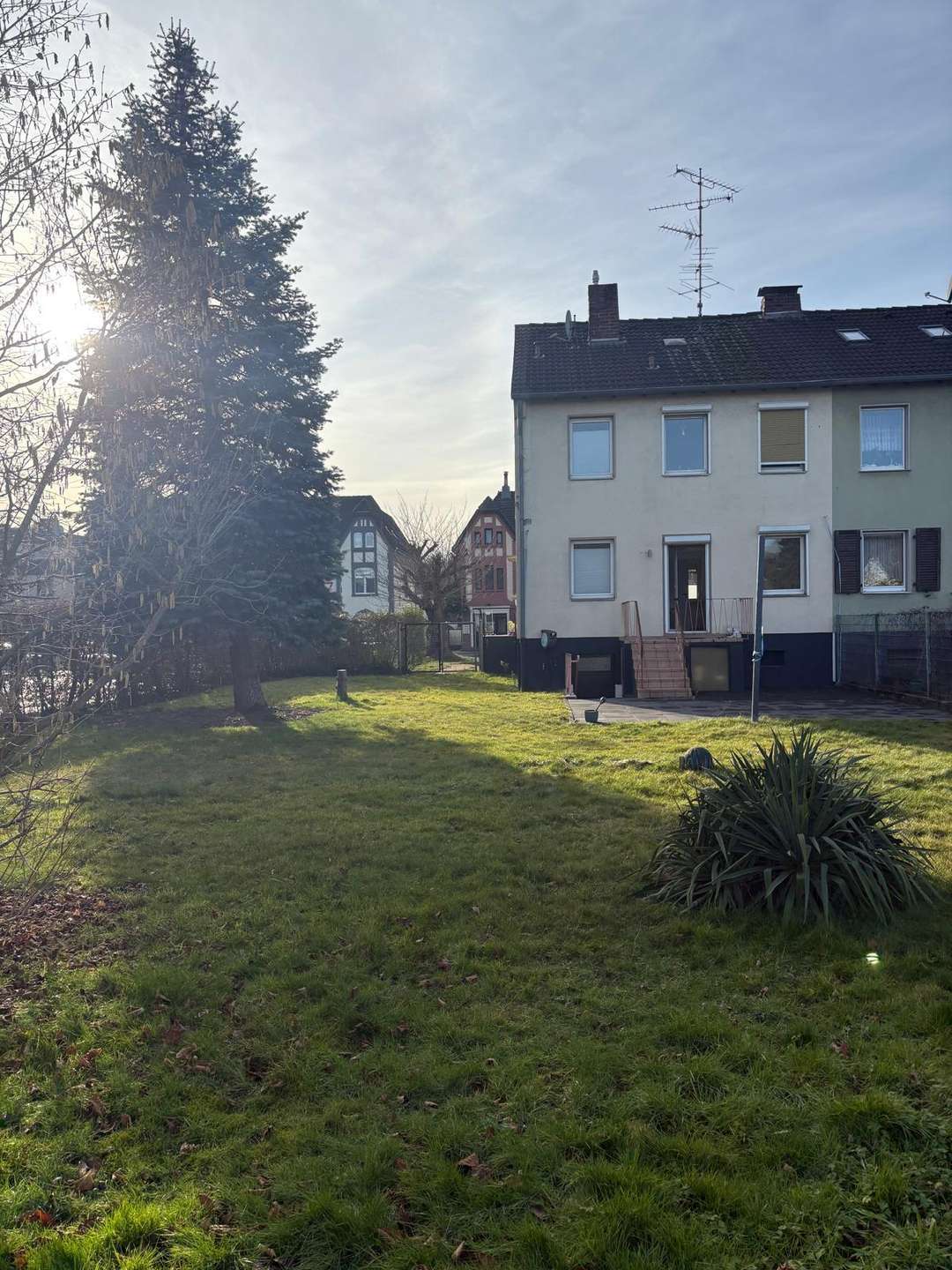 Thumbnail-Haus zum Kaufen in Düsseldorf 350.000,00 € 100.37 m²