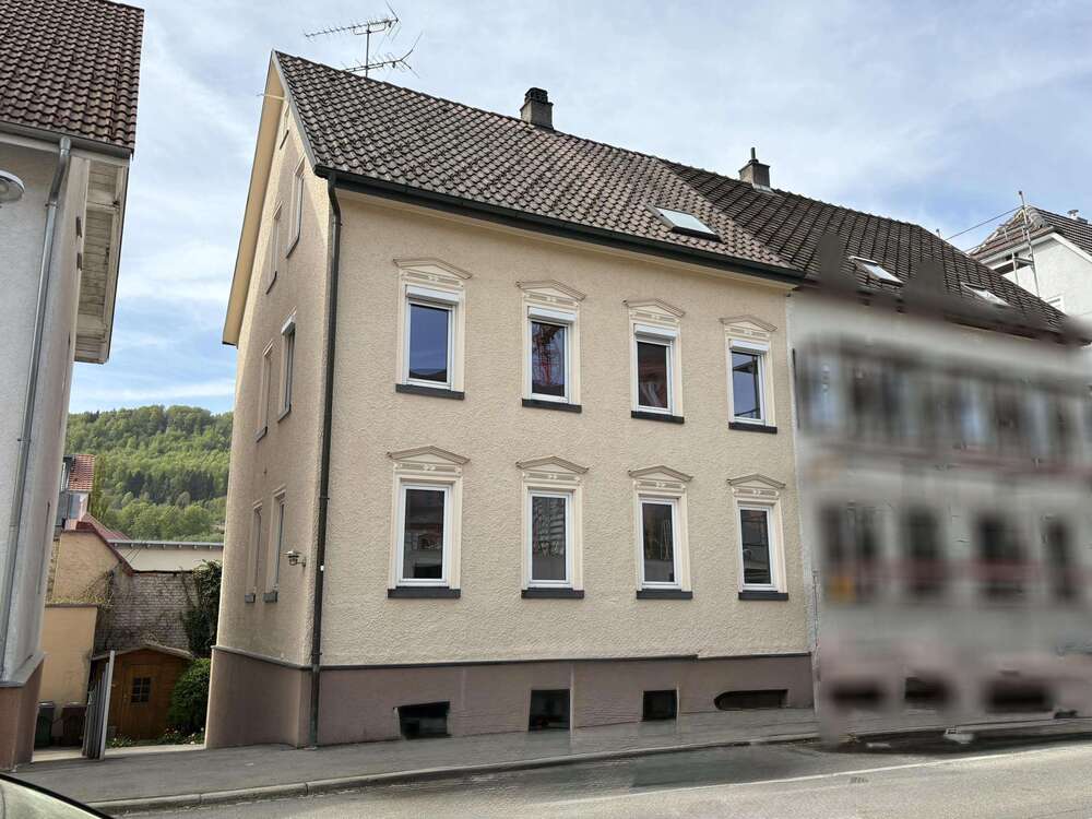 Thumbnail-Haus zum Kaufen in Albstadt 215.000,00 € 180 m²