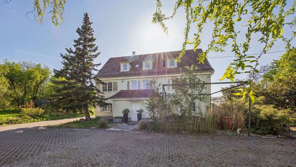 Thumbnail-Haus zum Kaufen in Stuttgart 1.559.000,00 € 307 m²