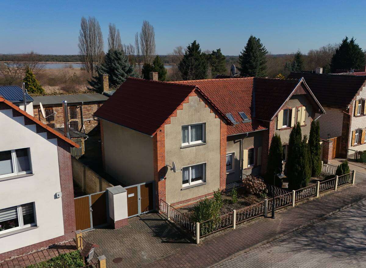 Thumbnail-Haus zum Kaufen in Sandersdorf-Brehna 72.000,00 € 101.6 m²