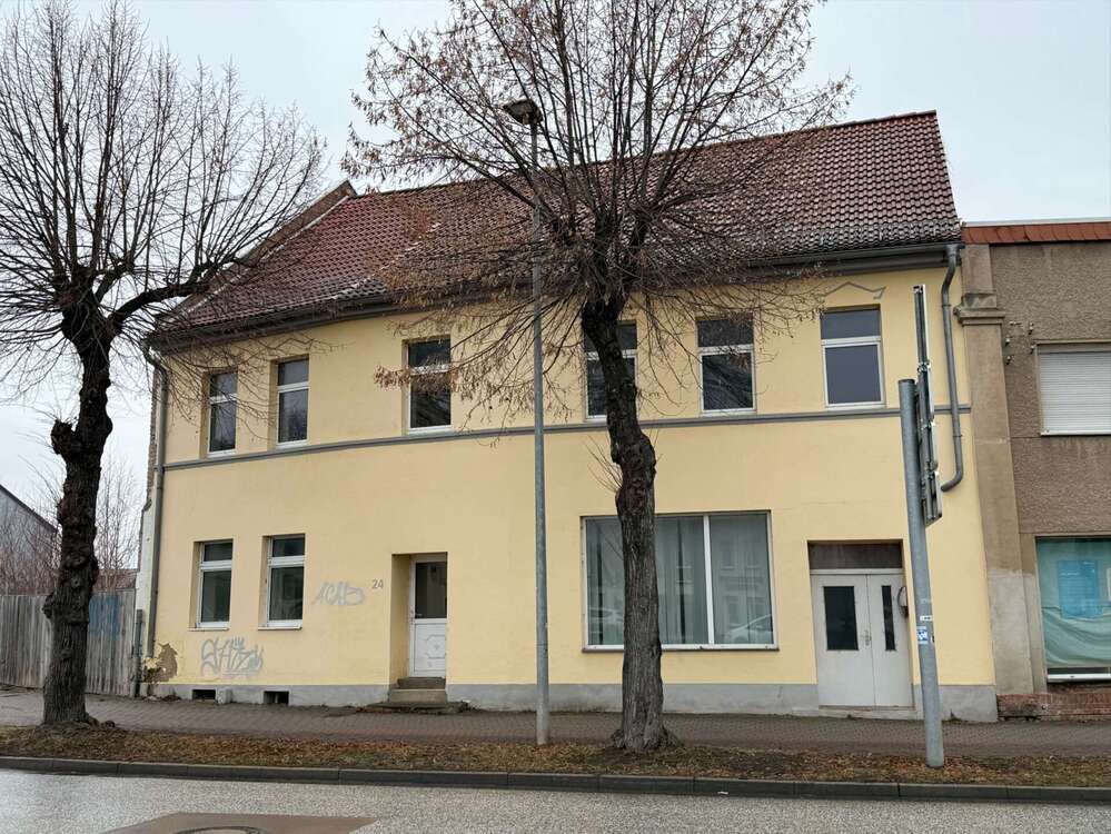 Thumbnail-Haus zum Kaufen in Güsten 29.000,00 € 142 m²
