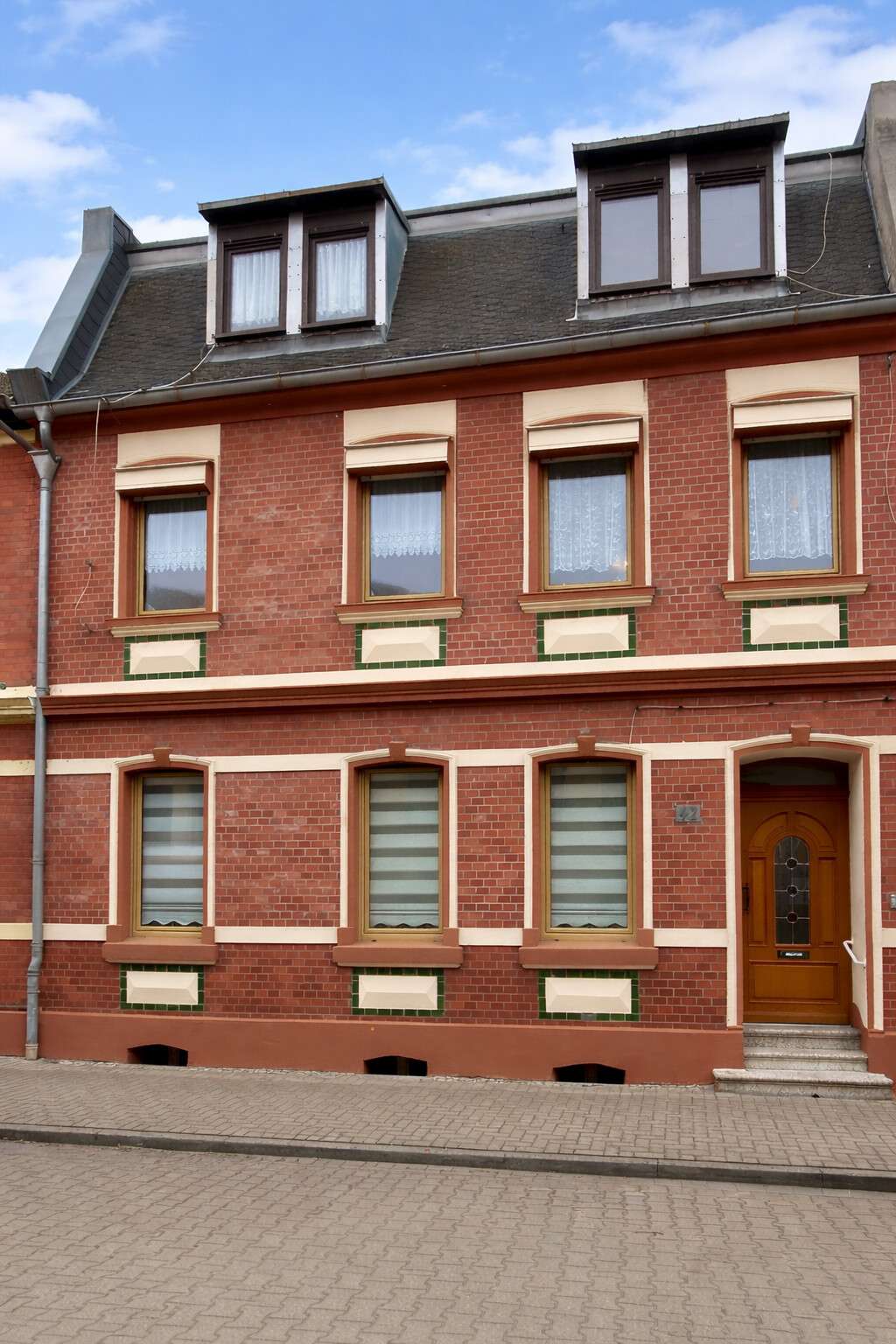 Thumbnail-Haus zum Kaufen in Güsten 120.000,00 € 175 m²