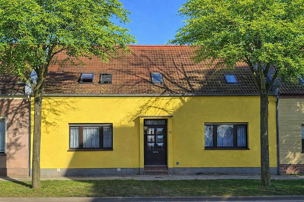 Thumbnail-Haus zum Kaufen in Sachsen-Anhalt - Burg 105.000,00 € 139 m²
