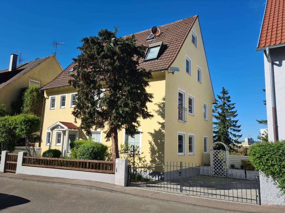 Thumbnail-Haus zum Kaufen in Stuttgart 1.200.000,00 € 308 m²