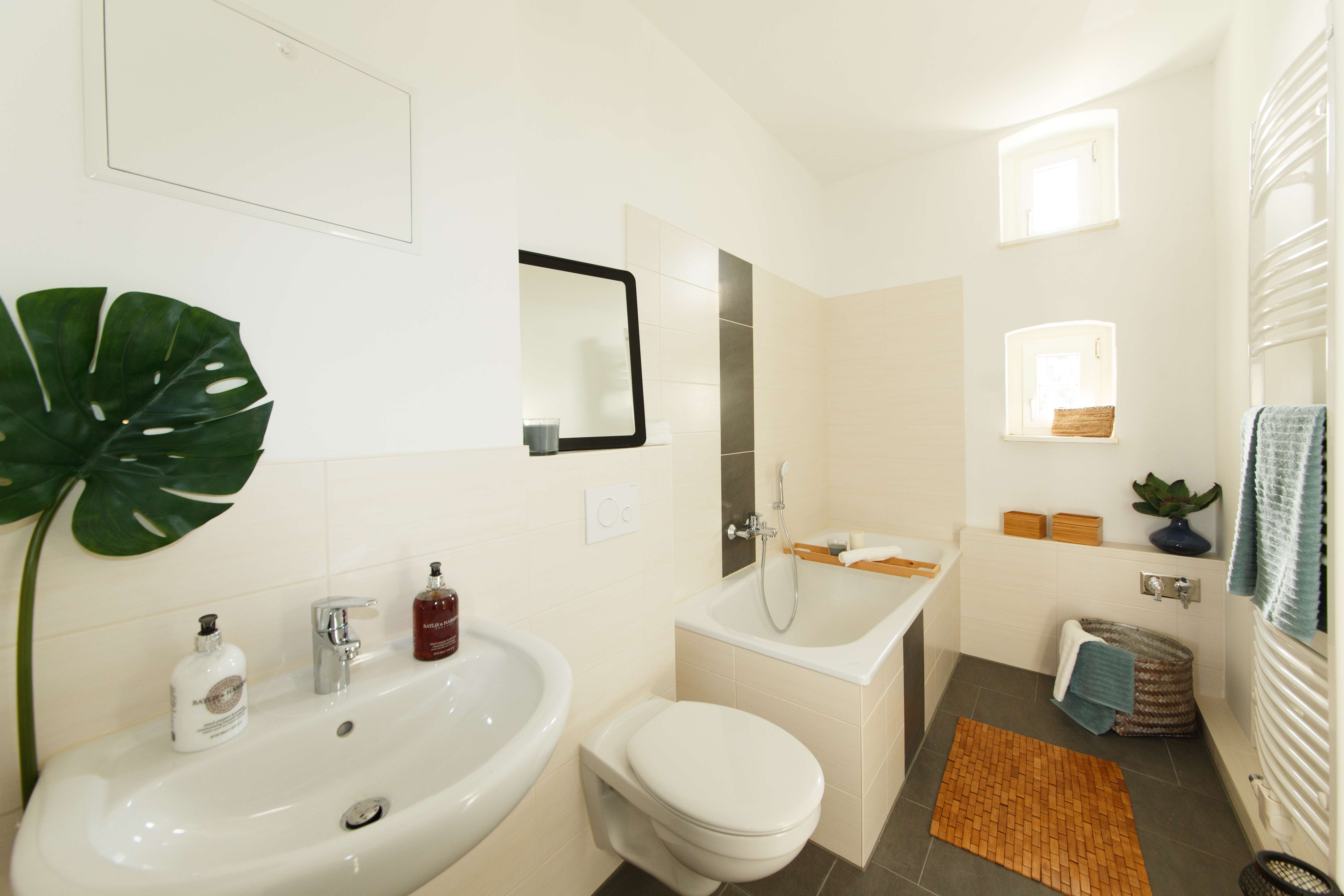 Thumbnail-Wohnung zum Mieten in Burg 406,48 € 50.81 m²