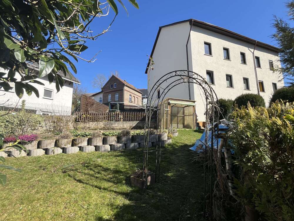 Thumbnail-Haus zum Kaufen in Weilburg - Ahausen 178.000,00 € 184 m²