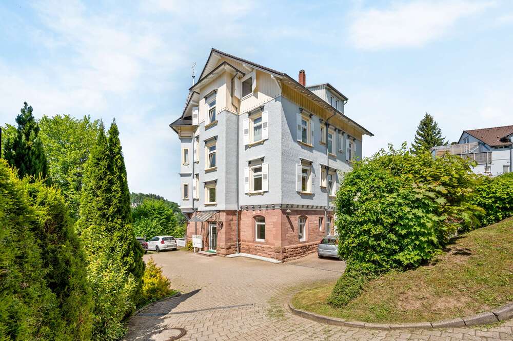 Thumbnail-Wohnung zum Kaufen in Bad Herrenalb 650.000,00 € 226 m²