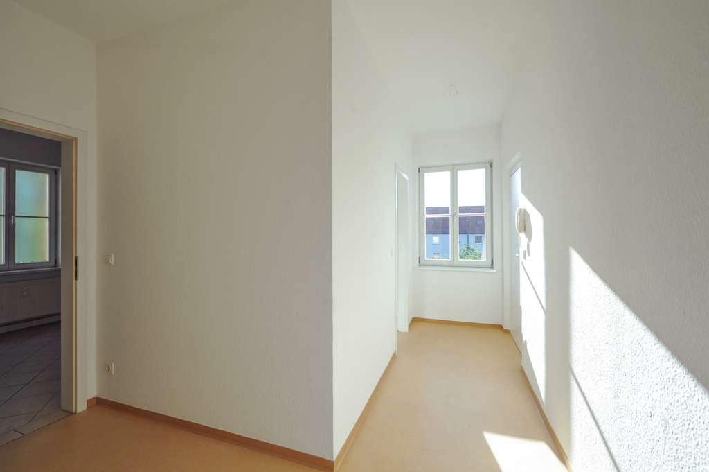Thumbnail-Wohnung zum Mieten in Halle 416,00 € 55.41 m²