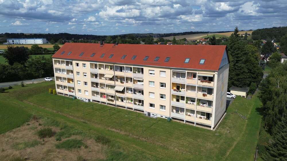 Thumbnail-Wohnung zum Kaufen in Werdau OT Langenhessen 40.000,00 € 50.82 m²