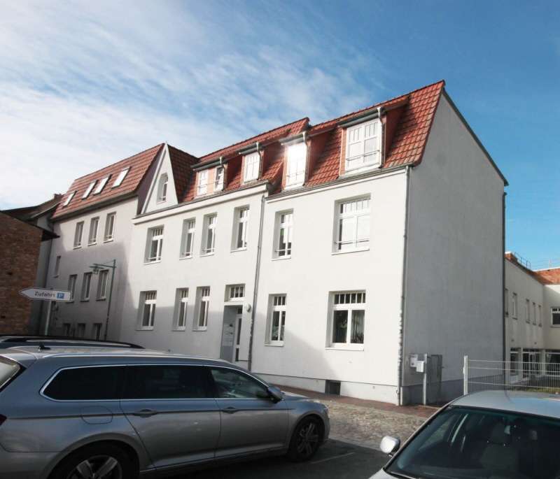 Thumbnail-Wohnung zum Mieten in Güstrow 428,00 € 65.16 m²