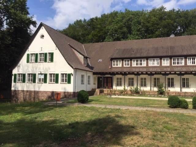 Thumbnail-Wohnung zum Mieten in Lübbecke 284,00 € 16.21 m²