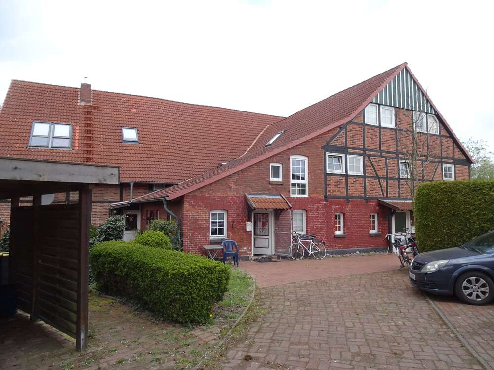 Thumbnail-Wohnung zum Kaufen in Stadthagen 79.000,00 € 90 m²