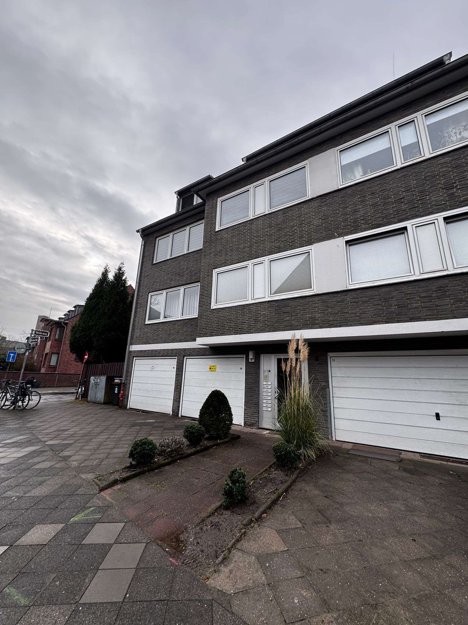 Thumbnail-Wohnung zum Kaufen in Düsseldorf 309.000,00 € 83 m²