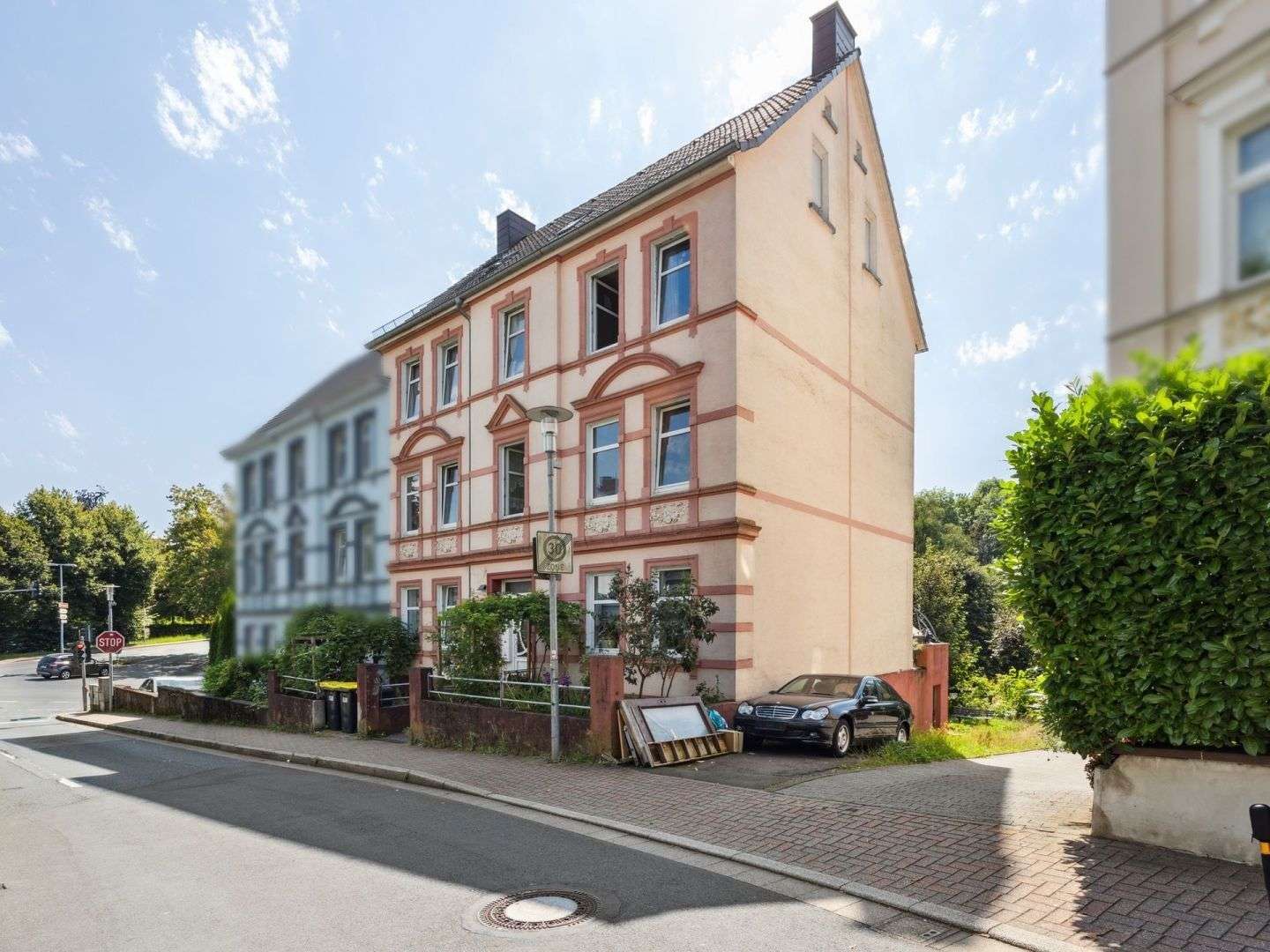 Thumbnail-Haus zum Kaufen in Lüdenscheid 349.000,00 € 357 m²