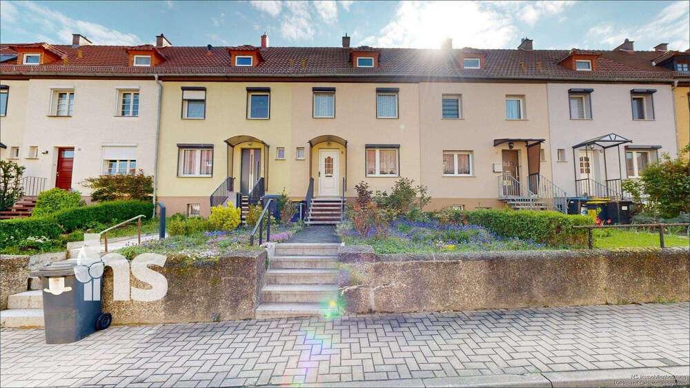 Thumbnail-Haus zum Kaufen in Halle 215.000,00 € 87.74 m²