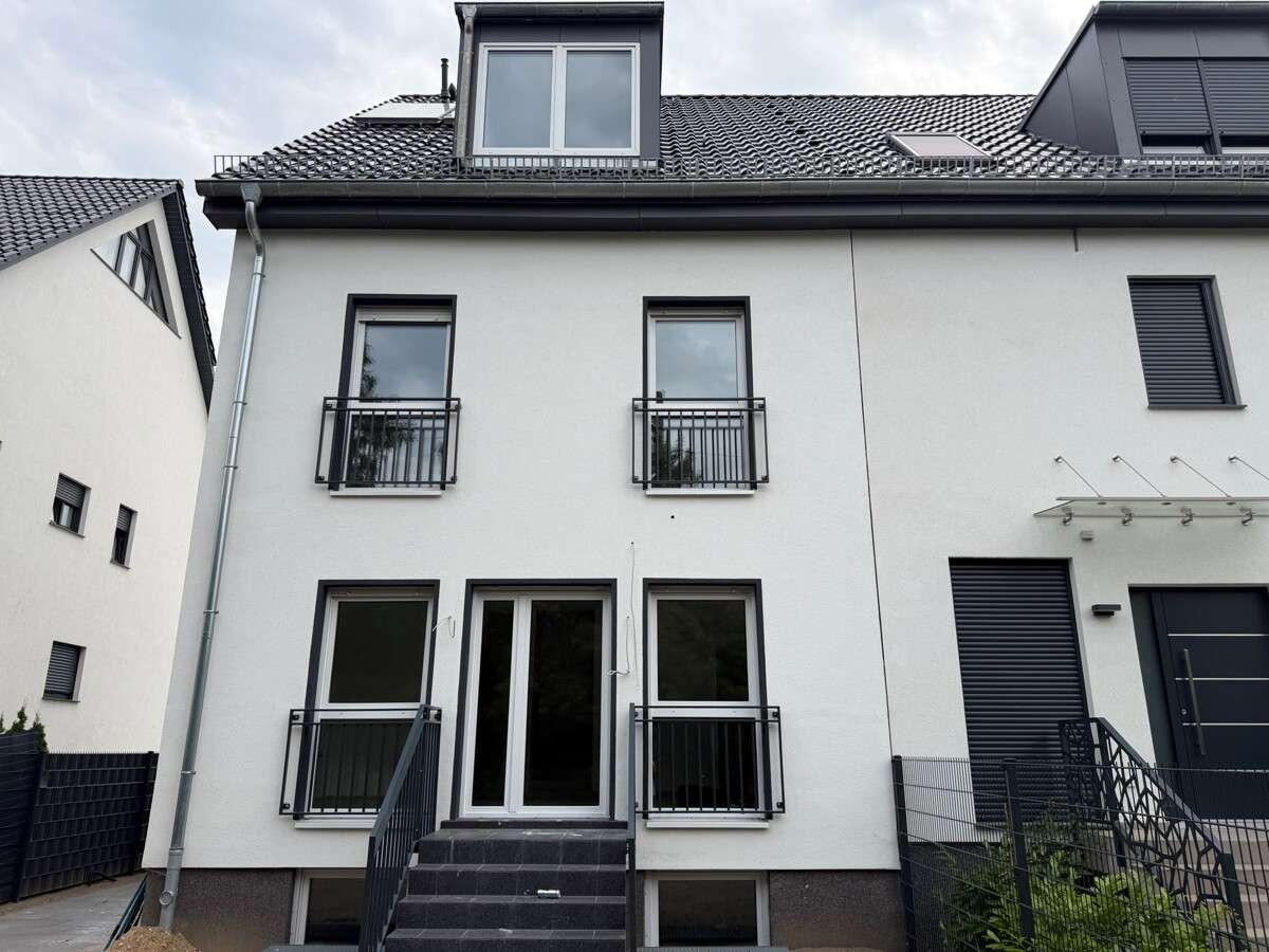 Thumbnail-Haus zum Mieten in Berlin Staaken 2.150,00 € 105 m²