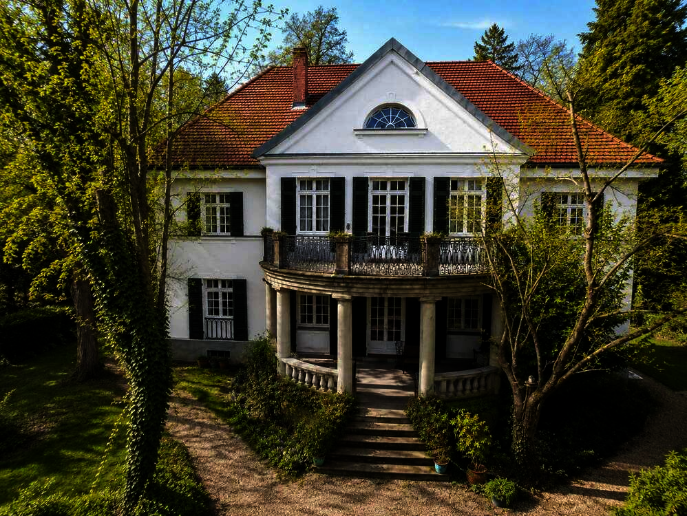 Thumbnail-Haus zum Kaufen in Regensburg 980.000,00 € 432 m²