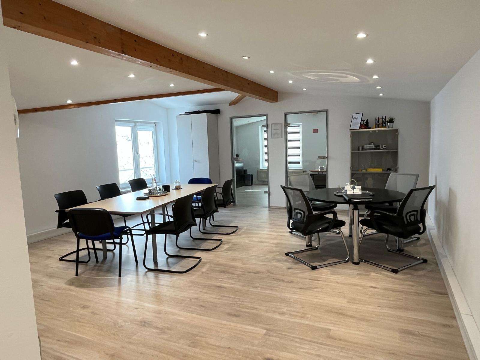 Thumbnail-Büro in Usingen 1.620,00 € 210 m²