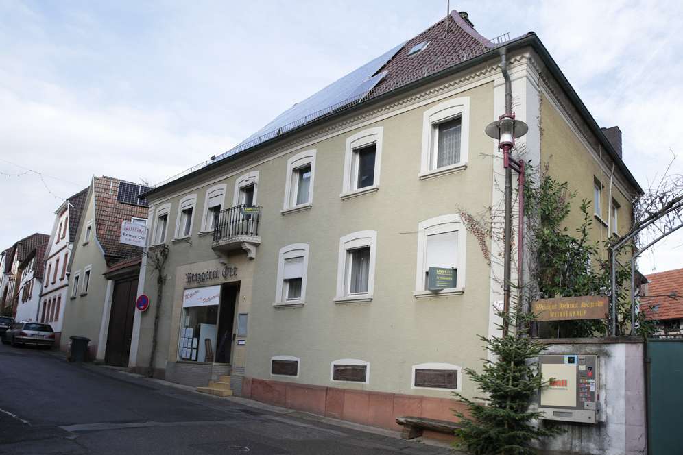 Thumbnail-Haus zum Kaufen in Ilbesheim 219.000,00 € 214 m²