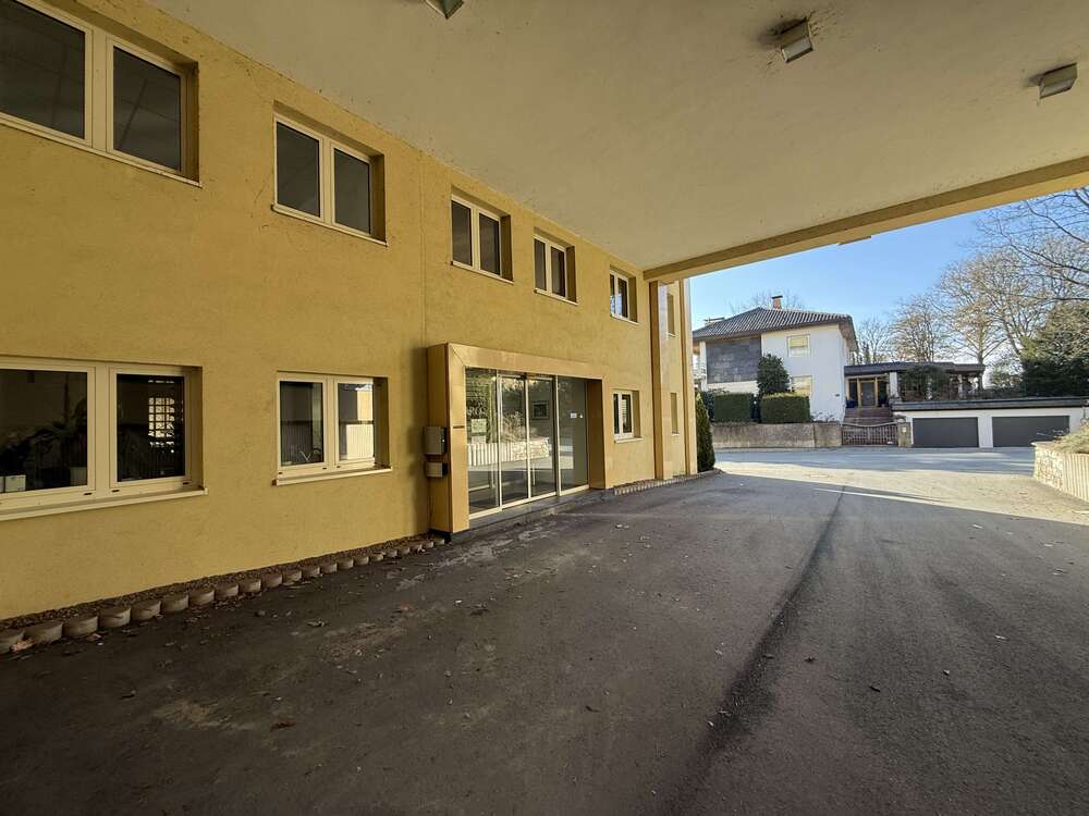Thumbnail-Haus zum Kaufen in Weidhausen bei Coburg 4.000.000,00 € 1000 m²