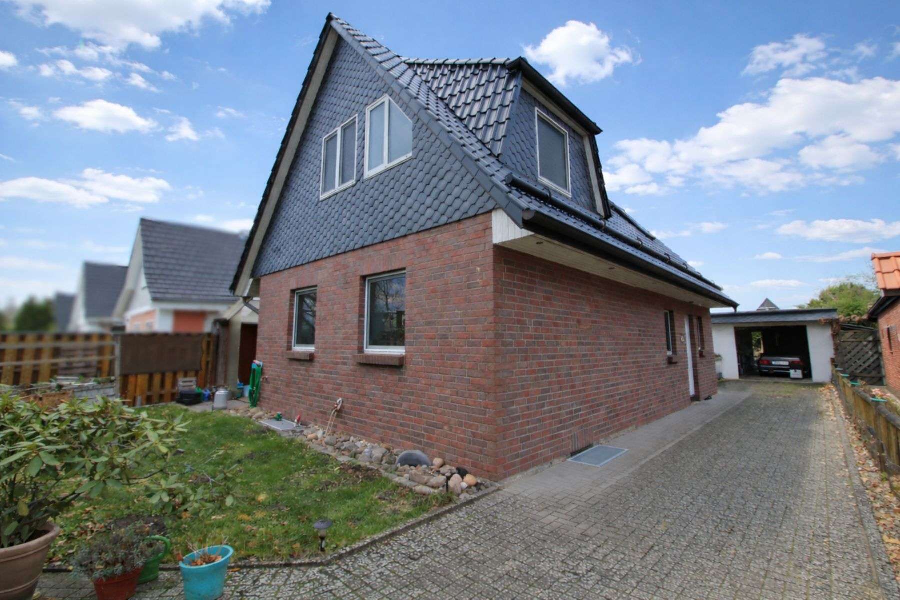 Thumbnail-Haus zum Kaufen in Norderstedt 649.000,00 € 208.29 m²
