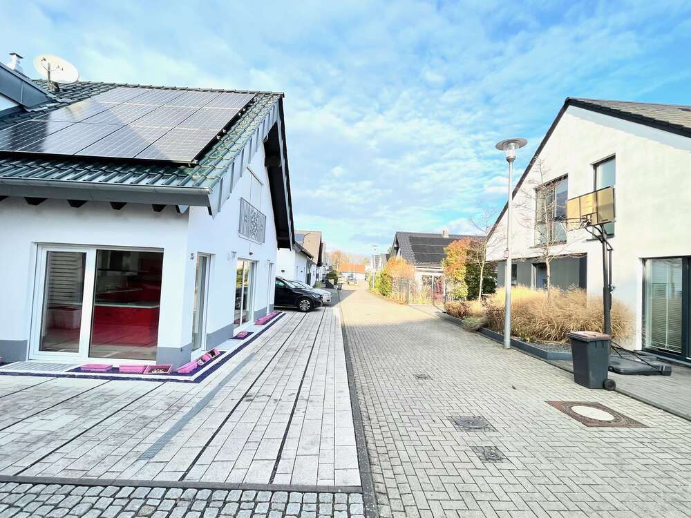Thumbnail-Haus zum Mieten in Köln 3.200,00 € 160 m²