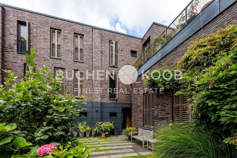 Thumbnail-Haus zum Mieten in Hamburg 5.000,00 € 204 m²
