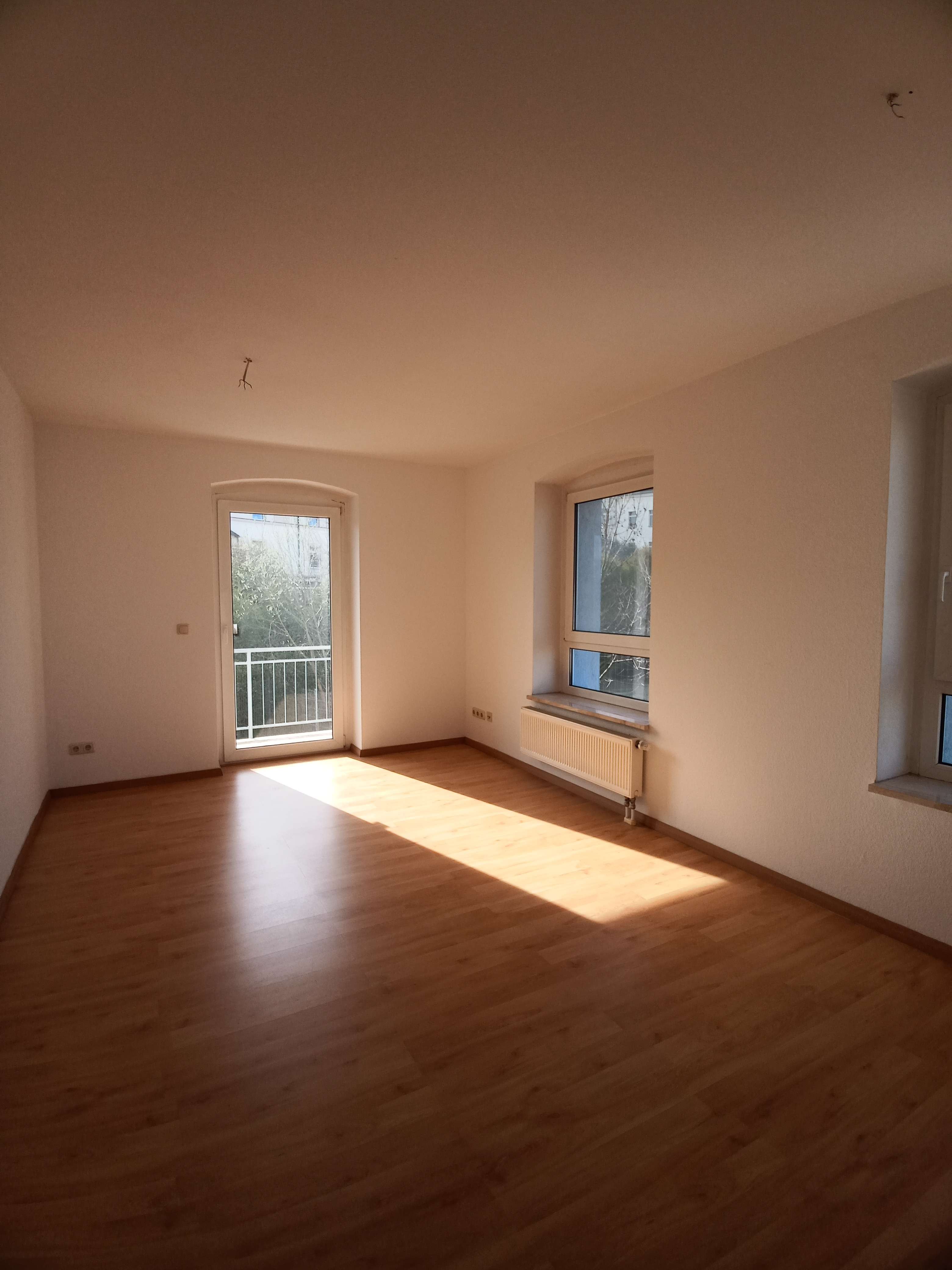 Thumbnail-Wohnung zum Mieten in Werdau 180,00 € 30.02 m²