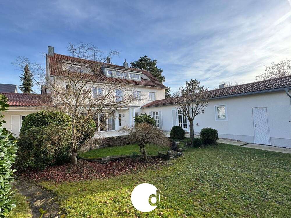 Thumbnail-Haus zum Kaufen in Stuttgart 2.150.000,00 € 320 m²