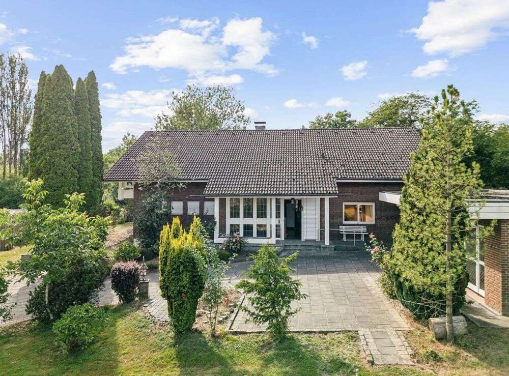 Thumbnail-Haus zum Kaufen in Dornburg 749.000,00 € 235 m²