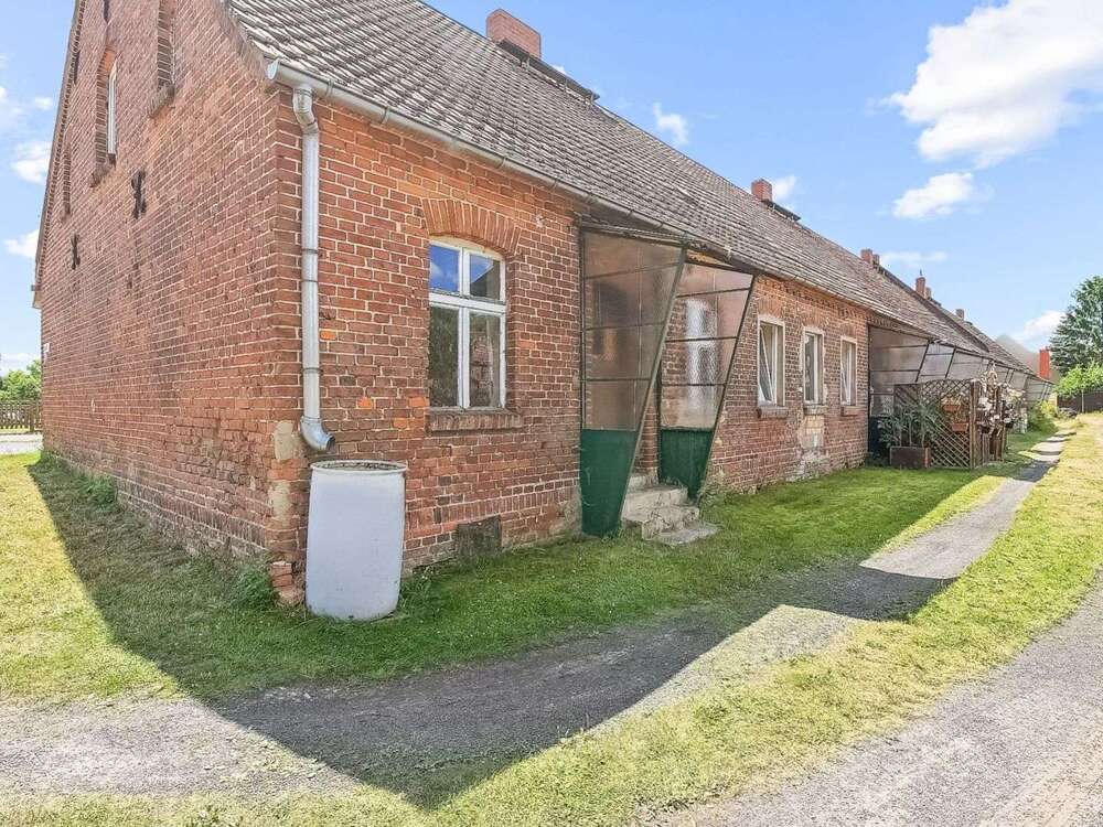 Thumbnail-Haus zum Kaufen in Dechtow 179.000,00 € 440 m²